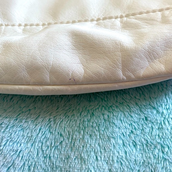 🤍BUENO🤍Leather crossbody white bag. Like new condition! - Picture 16 of 16